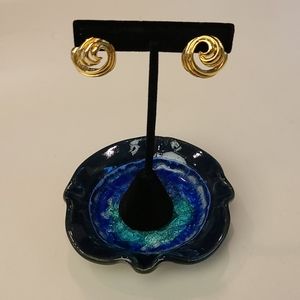 Earrings (Gold pierced)